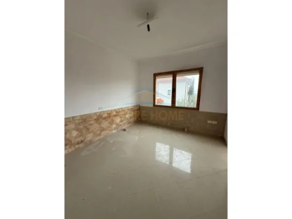 Tirane, shitet Vile 3 Katshe , 520 m² 370.000 € (VILAT GJERMANE)