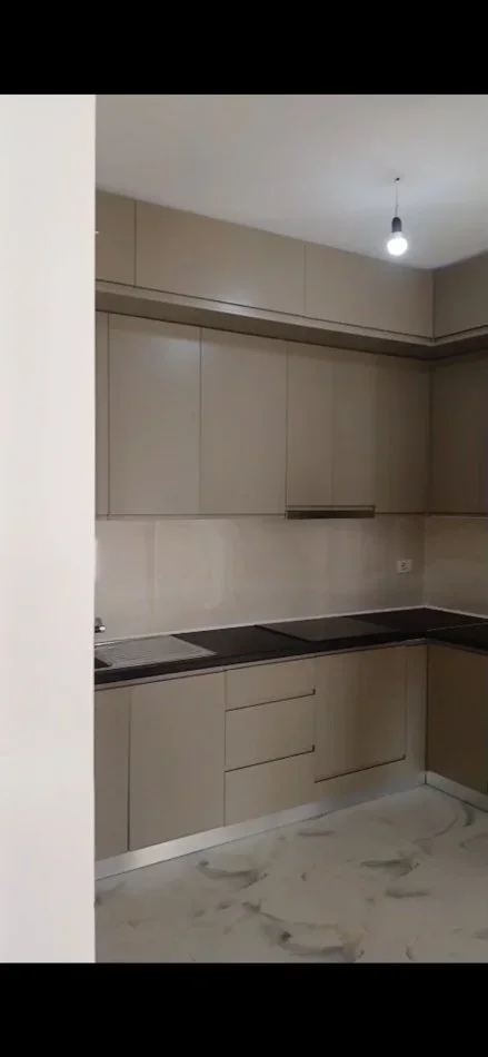 Tirane, jepet me qera apartament 2+1 Kati 6, 95 m² 650 € (RRUGA E KAVAJES)