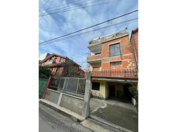 Tirane, shitet Vile 3 Katshe , 240 m² 350.000 € (RRUGA 5 MAJ PAS CONCORD)