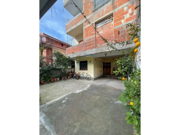 Tirane, shitet Vile 3 Katshe , 240 m² 350.000 € (RRUGA 5 MAJ PAS CONCORD)