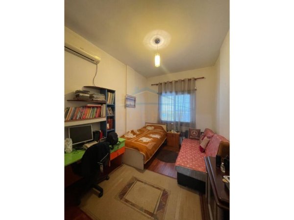 Tirane, shitet Vile 3 Katshe , 240 m² 350.000 € (RRUGA 5 MAJ PAS CONCORD)