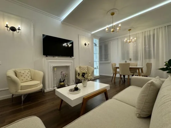 Tirane, jepet me qera apartament 1+1 Kati 9, 75 m² 550 € (ASTIR)