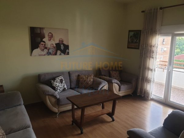 Tirane, shitet Vile 3 Katshe , 413 m² 454.740 € (ALI DEMI)