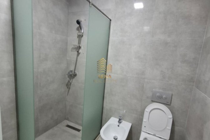 Tirane, jepet me qera apartament 1+1 Kati 6, 60 m² 600 € (Rezidenca Henke)
