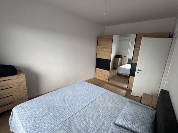 Tirane, jepet me qera apartament 2+1+Ballkon Kati 5, 97 m² 650 € (Rruga Besa (prane Bulevardit te Ri))