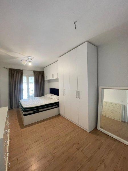 Tirane, jepet me qera apartament 2+1+Ballkon Kati 1, 94 m² 800 € (Rezidenca Kodra e Diellit 1)