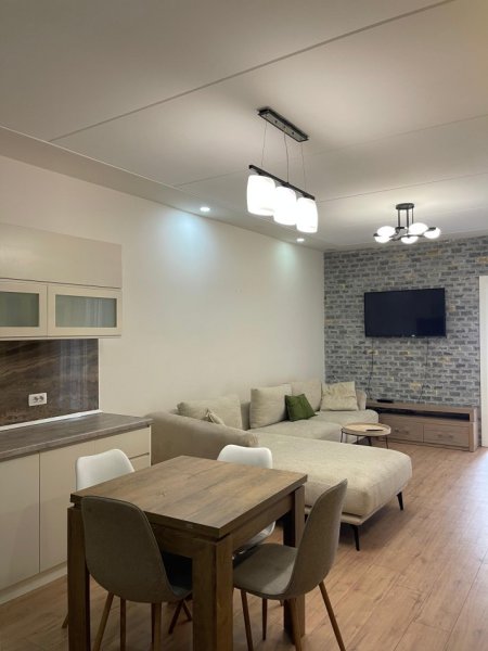 Tirane, jepet me qera apartament 2+1+Ballkon Kati 1, 94 m² 800 € (Rezidenca Kodra e Diellit 1)