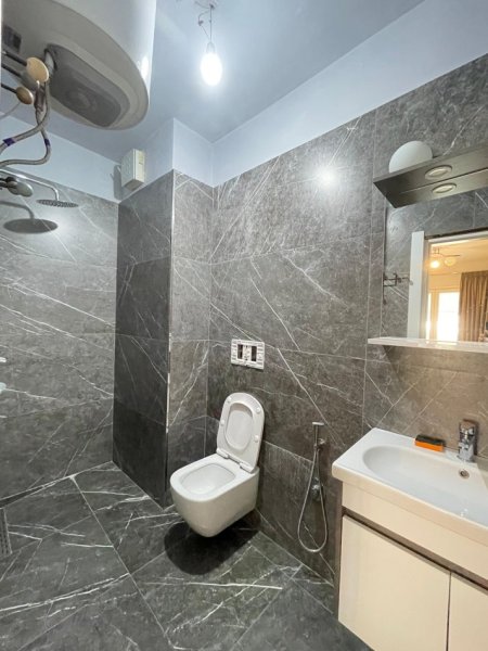 Tirane, jepet me qera apartament 2+1+Ballkon Kati 1, 94 m² 800 € (Rezidenca Kodra e Diellit 1)