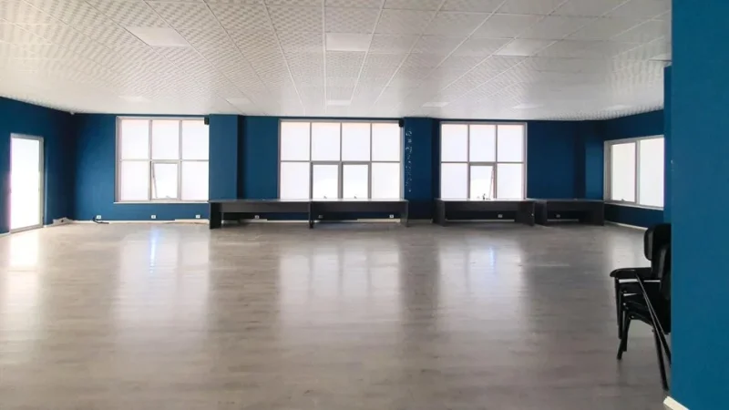 Tirane, jepet me qera ambjent biznesi Kati 1, 240 m² 2.700 € (RRUGA BARDHYL)