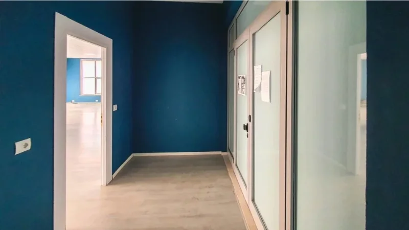 Tirane, jepet me qera ambjent biznesi Kati 1, 240 m² 2.700 € (RRUGA BARDHYL)