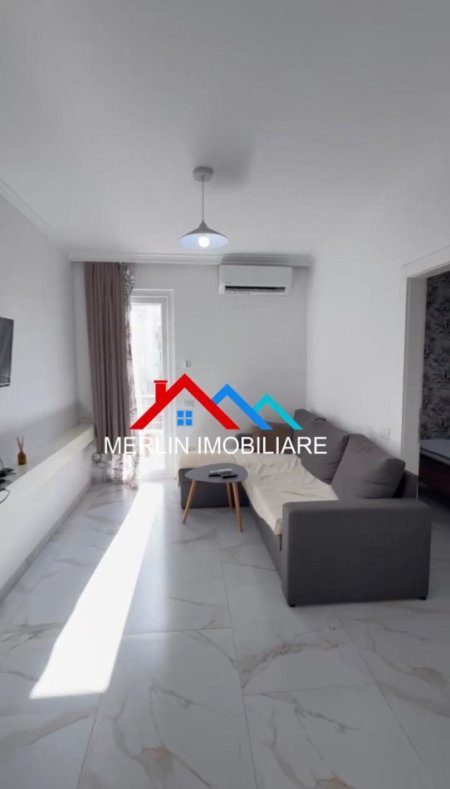 Tirane, jepet me qera apartament 1+1 Kati 3, 45 m² 600 € (RRUGA YMER KURTI)