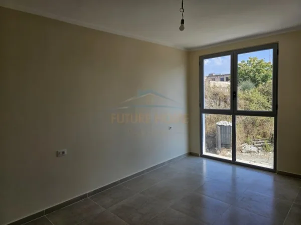 Tirane, jepet me qera apartament 2+1+Ballkon Kati 1, 88 m² 430 € (Rruga 5 Maji)