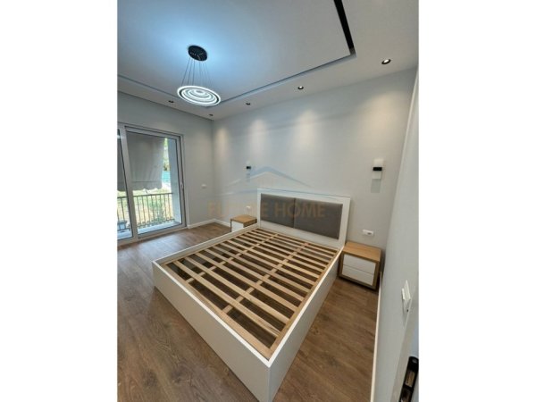 Tirane, jepet me qera Vile 2+1 Kati 0, 107 m² 1.000 € (Fresku)