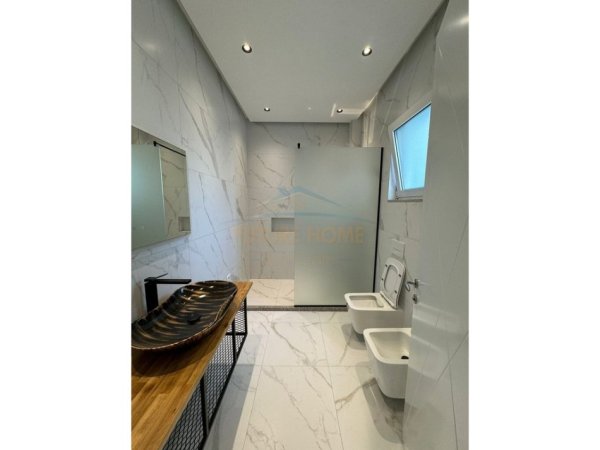 Tirane, jepet me qera Vile 2+1 Kati 0, 107 m² 1.000 € (Fresku)