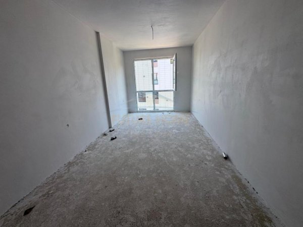 Tirane, shitet apartament 2+1 Kati 4, 131 m² 209.000 € (Liqeni i Thate)