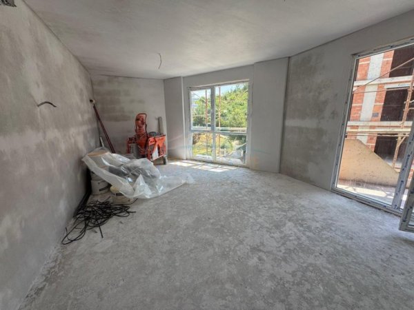 Tirane, shitet apartament 2+1 Kati 4, 131 m² 209.000 € (Liqeni i Thate)