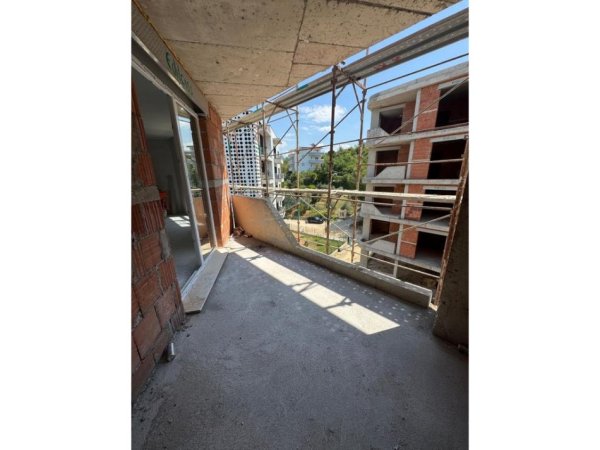 Tirane, shitet apartament 2+1 Kati 4, 131 m² 209.000 € (Liqeni i Thate)