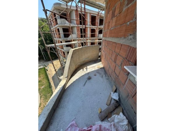 Tirane, shitet apartament 2+1 Kati 4, 131 m² 209.000 € (Liqeni i Thate)
