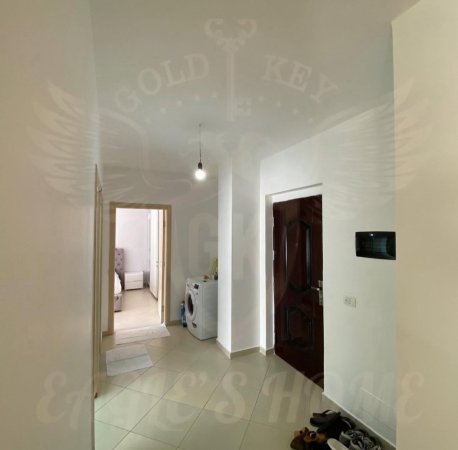 Durres, jepet me qera apartament 2+1+Ballkon Kati 4, 111 m² 400 € (BAR CORNER POLICIA PALLAT I RI ME ASHENSOR)