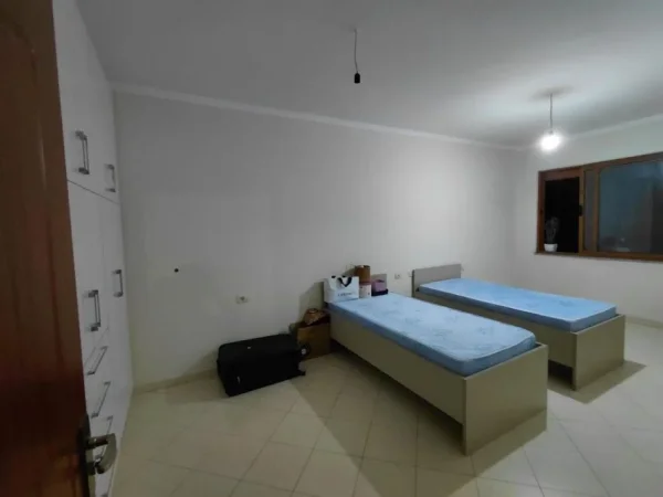 Tirane, jepet me qera apartament 2+1 Kati 6, 110 m² 450 € (astir)