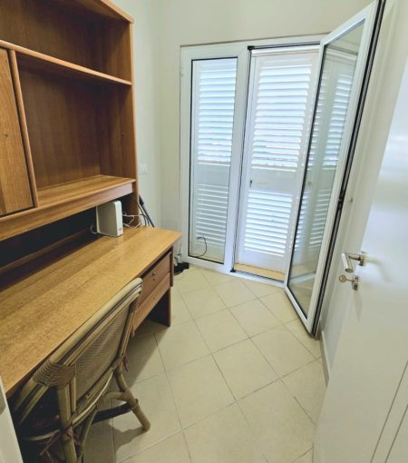 Shqiperi, jepet me qera apartament 2+1+Ballkon Kati 3, 150 m² 600 € (Vilat Amerikane)
