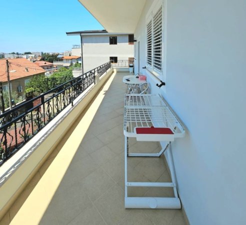Shqiperi, jepet me qera apartament 2+1+Ballkon Kati 3, 150 m² 600 € (Vilat Amerikane)