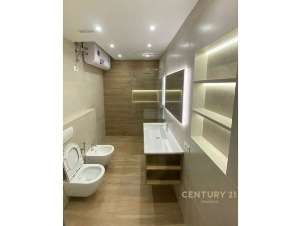 Tirane, jepet me qera apartament 1+1 Kati 2, 77 m² 500 € (Astir)