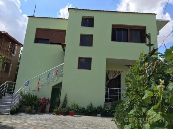Tirane, shitet Vile 2 Katshe Kati 2, 229 m² 350.000 € (Ali Dem)