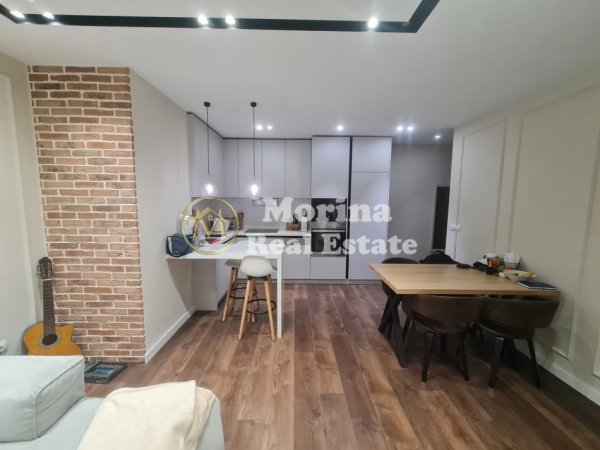 Tirane, jepet me qera apartament 1+1 Kati 4, 70 m² 500 € (Yzberisht)