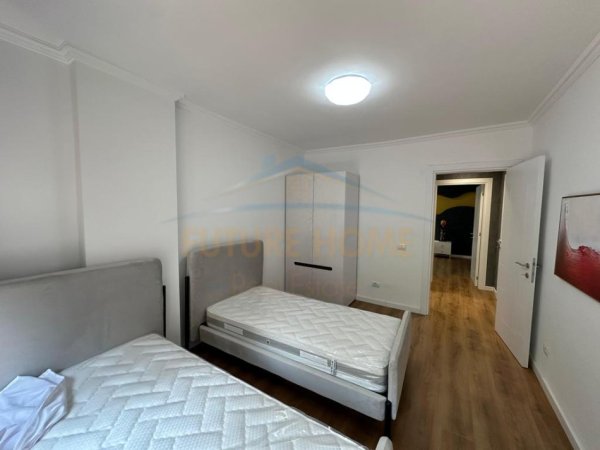 Tirane, shitet apartament 2+1+Ballkon Kati 3, 110 m² 250.000 € (Liqeni i Thate)