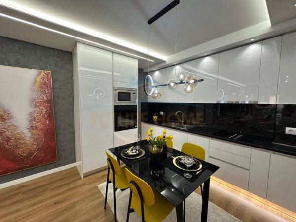 Tirane, shitet apartament 2+1+Ballkon Kati 3, 110 m² 250.000 € (Liqeni i Thate)