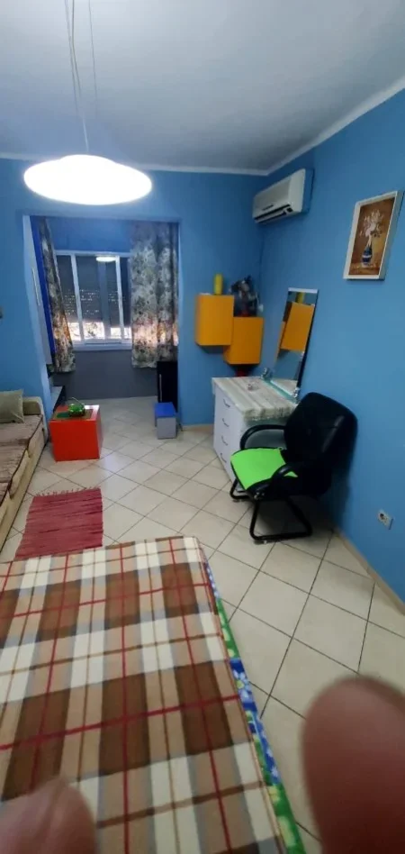 Tirane, jepet me qera apartament 2+1 Kati 2, 80 m² 530 € (Rruga Bardhyl)