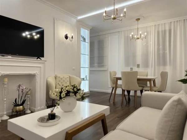 Tirane, jepet me qera apartament 1+1+Ballkon Kati 9, 65 m² 500 € (ASTIR)