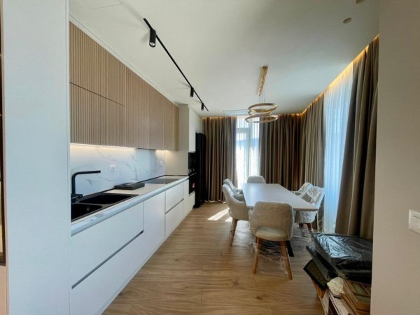 Tirane, jepet me qera apartament 2+1 Kati 11, 130 m² 2.300 € (Liqeni Artificial, Lake View Residence)