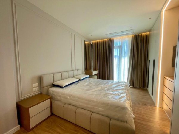 Tirane, jepet me qera apartament 2+1 Kati 11, 130 m² 2.300 € (Liqeni Artificial, Lake View Residence)