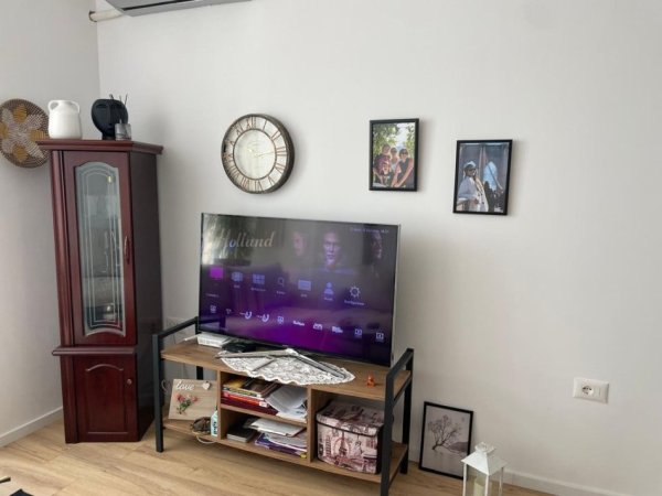 Tirane, jepet me qera apartament 1+1 Kati 7, 70 m² 470 € (Rr. Teodor Keko , pas Bar-Kafe Artisti)