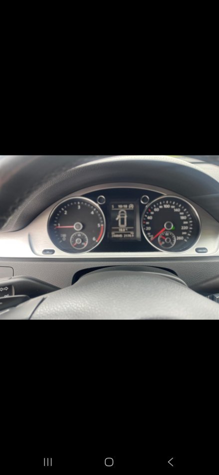 Tirane, shes makine me portobagazh Volkswagen Passat Nafte, e zeze automatik 6.700 €