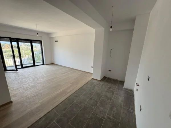 Shqiperi, shitet apartament 2+1 Kati 3, 92 m² 176.000 € (Kodra e diellit)