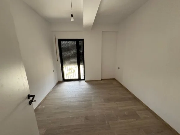 Shqiperi, shitet apartament 2+1 Kati 3, 92 m² 176.000 € (Kodra e diellit)