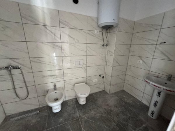 Shqiperi, shitet apartament 2+1 Kati 3, 92 m² 176.000 € (Kodra e diellit)