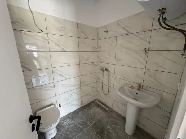 Shqiperi, shitet apartament 2+1 Kati 3, 92 m² 176.000 € (Kodra e diellit)