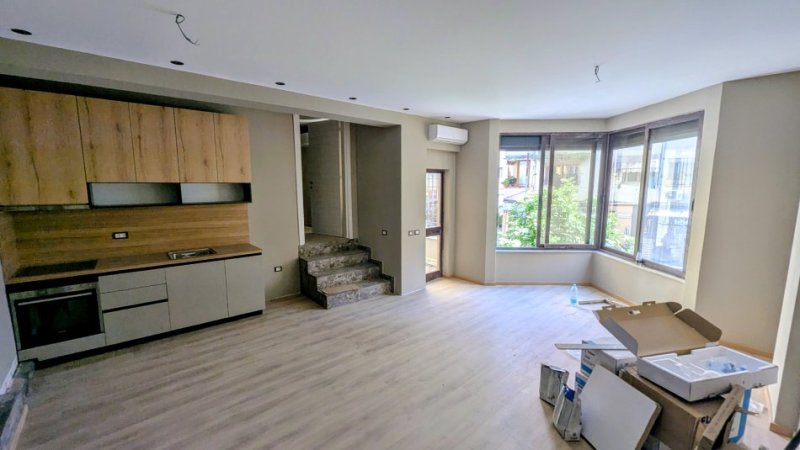Tirane, jepet me qera zyre-Banim 2 apartmente Kati 1, 130 m² 899 € (Rruga Margarita Tutulani)