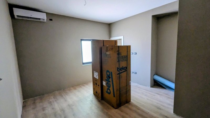 Tirane, jepet me qera zyre-Banim 2 apartmente Kati 1, 130 m² 899 € (Rruga Margarita Tutulani)