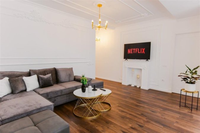 Tirane, jepet me qera apartament 1+1+Ballkon Kati 9, 75 m² 550 € (Astir)