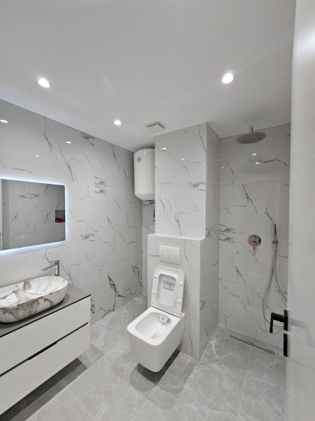 Tirane, shes apartament 2+1+Ballkon Kati 4, 79 m² 189.000 € (Hoxhe vokrri)