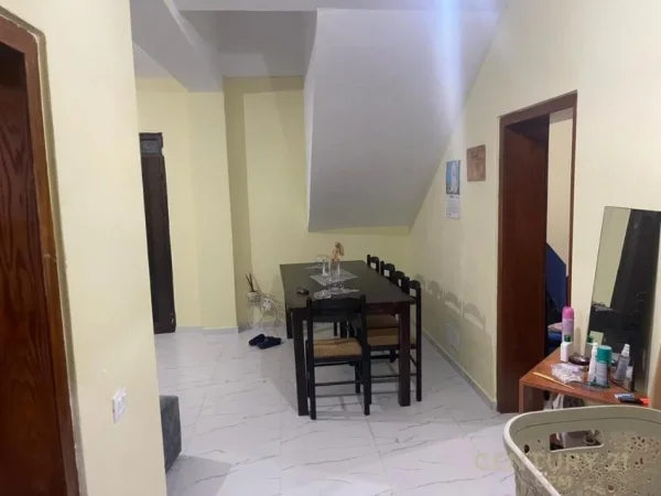 Tirane, jepet me qera Vile 2+1 Kati 2, 249 m² 1.500 € (Ali Demi)