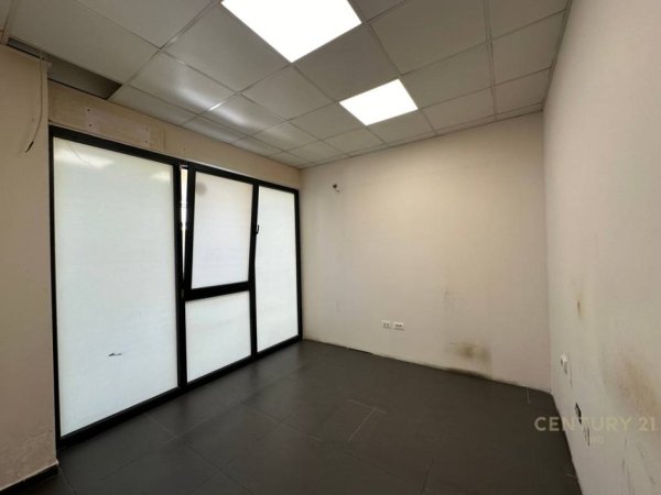 Tirane, jepet me qera ambjent biznesi Kati 0, 200 m² 2.000 € (Kopshti Zologjik)