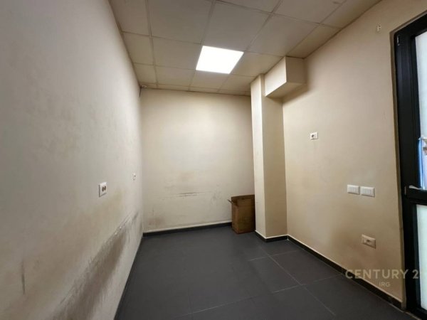 Tirane, jepet me qera ambjent biznesi Kati 0, 200 m² 2.000 € (Kopshti Zologjik)
