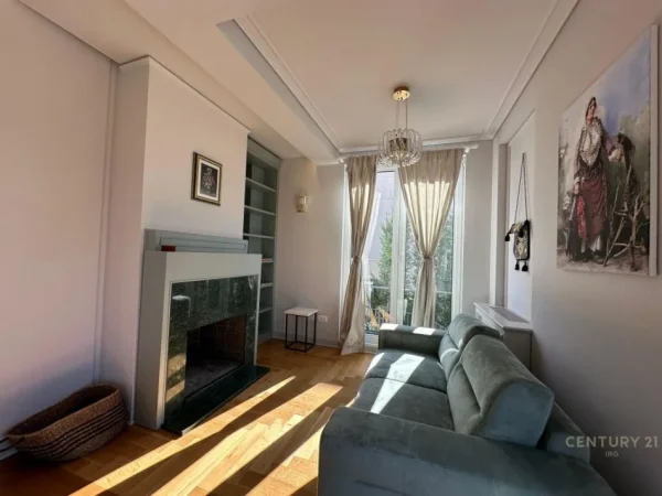 Tirane, jepet me qera Vile 3+1 Kati 3, 579 m² 6.800 € (Teg)