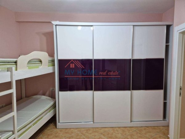 Tirane, jepet me qera apartament 3+1+Ballkon Kati 4, 106 m² 800 € (Zogu i Zi)